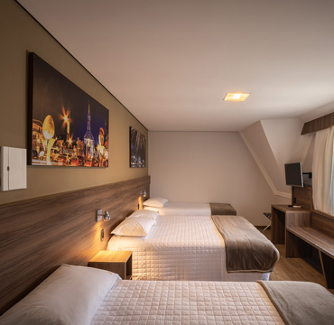 Quarto hotel gramado centro, Hotel Fioreze Centro